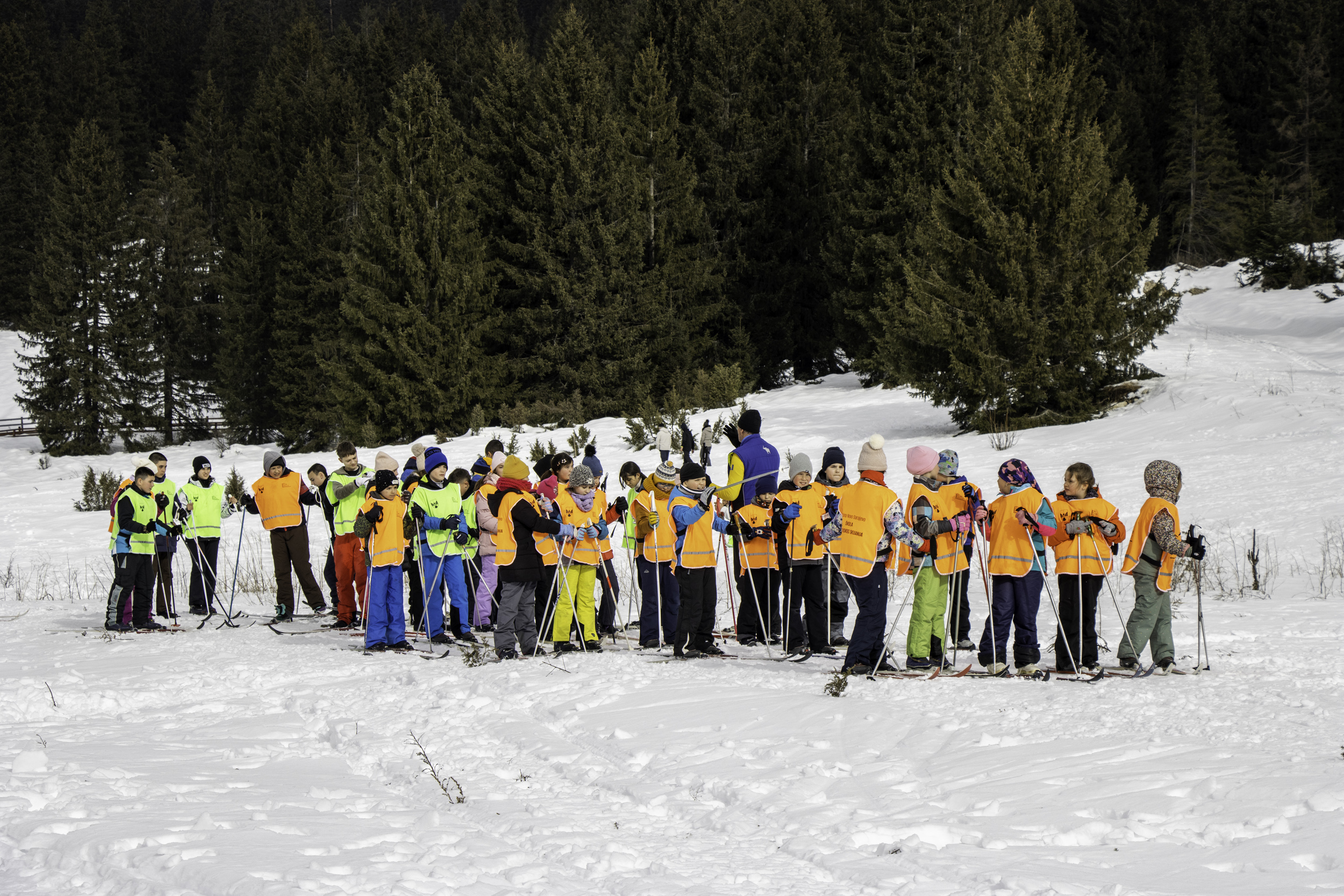 Oko 350 učenika osnovnih škola uspješno završilo obuku iz nordijskog i alpskog skijanja u organizaciji Općine Novo Sarajevo