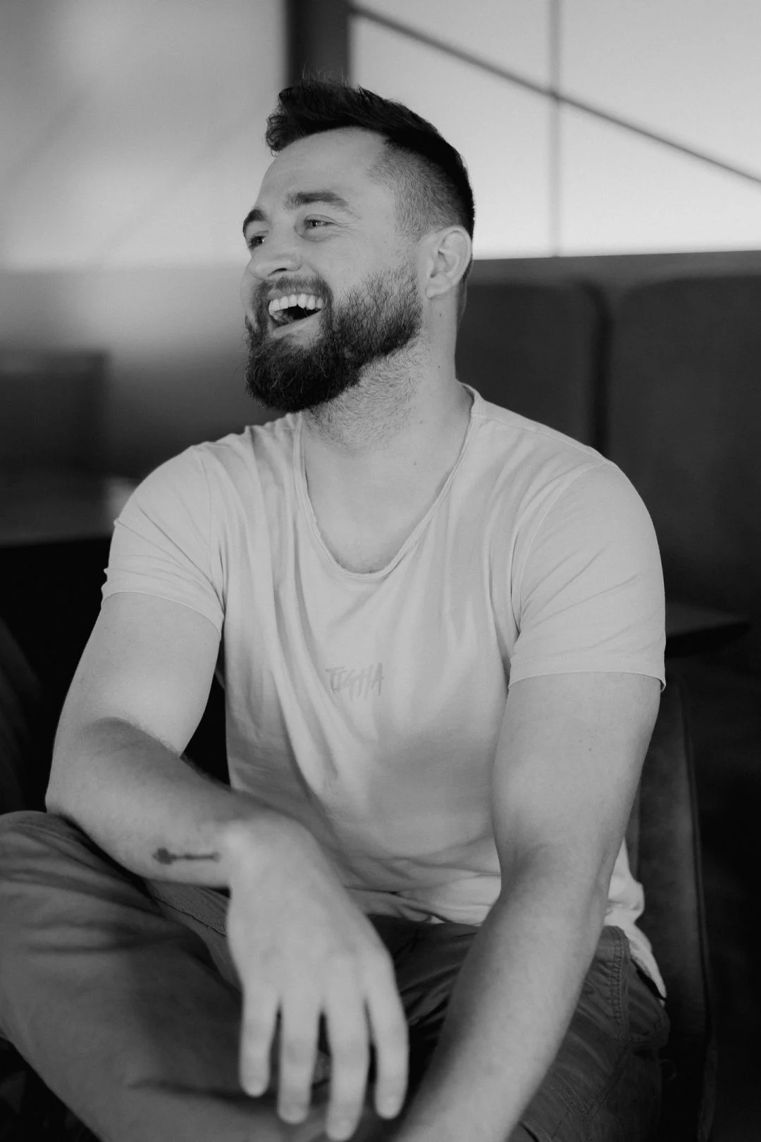 Matija Cvek stiže u Mostar i Sarajevo – povoljnije ulaznice dostupne još samo do 5. februara